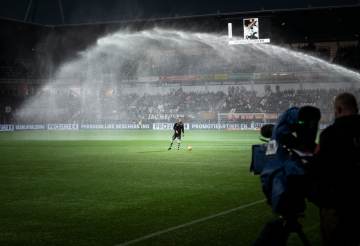豪赌 1.2 亿就能争冠！名宿大胆喊话曼联，砸一人直接叫板三强（配图示意）